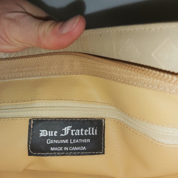 DUE FRATELLI genuine leather Made in Canada purse - Picture 6 of 8